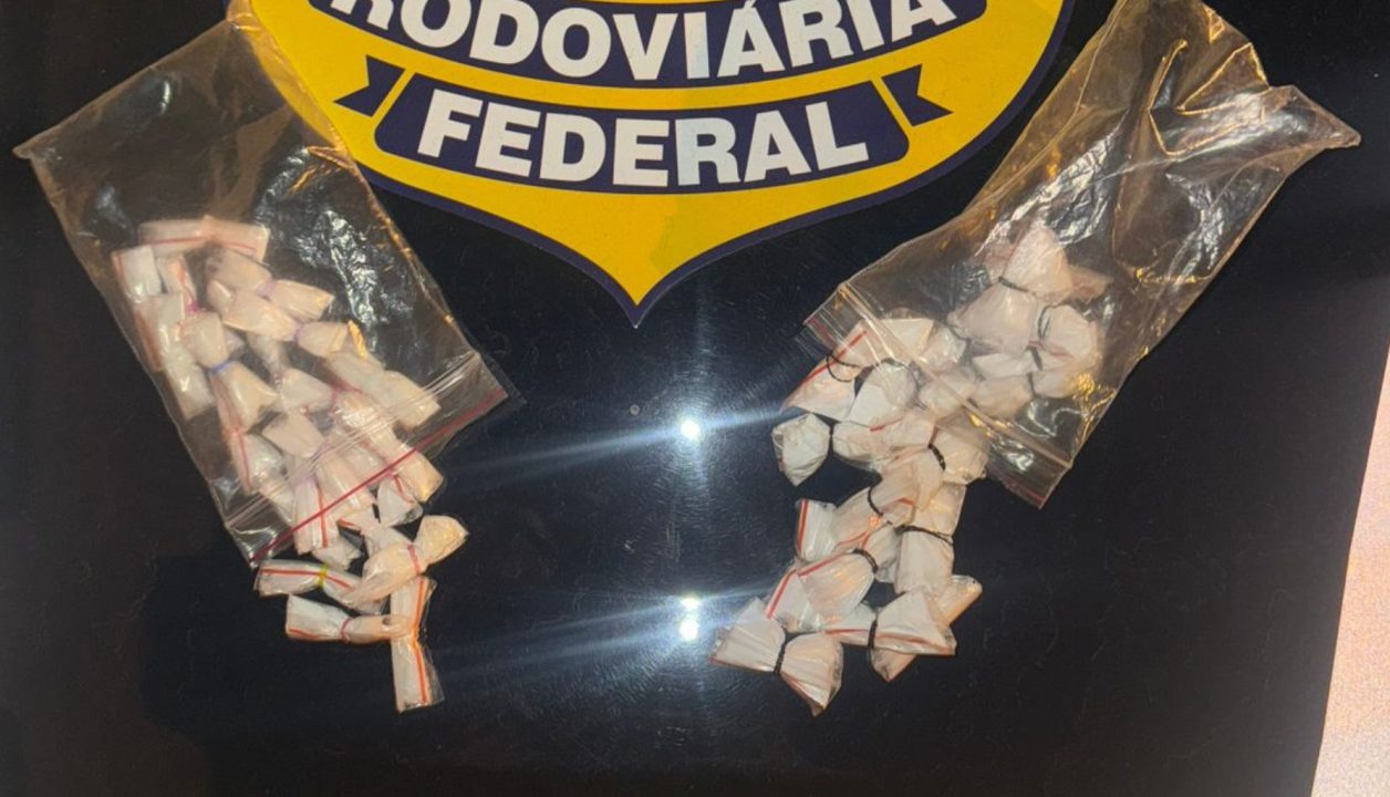 Traficante é preso com cocaína durante abordagem na BR 116 em Caxias do Sul 1 Studio Notícias | Studio TV Traficante é preso com cocaína durante abordagem na BR 116 em Caxias do Sul