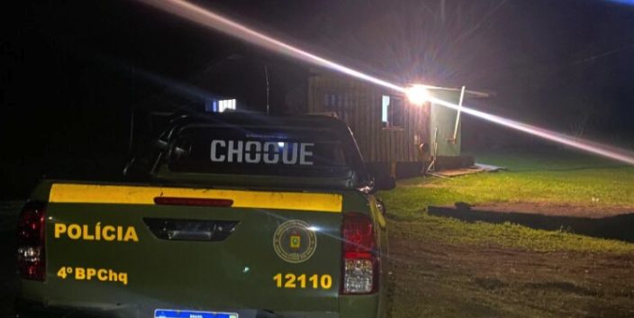 Polícia desarticula ponto de tráfico em Caxias do Sul; criminoso morre em confronto 1 Studio Notícias | Studio TV Polícia desarticula ponto de tráfico em Caxias do Sul; criminoso morre em confronto