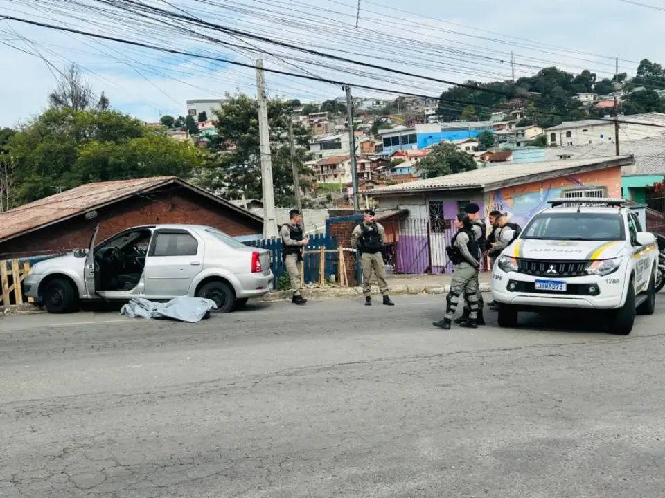Criminoso morre após perseguição policial em Caxias do Sul na manhã deste sábado 1 Studio Notícias | Studio TV Criminoso morre após perseguição policial em Caxias do Sul na manhã deste sábado