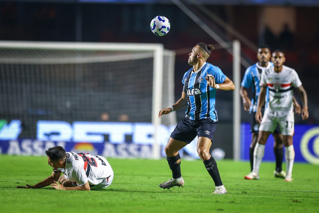 Grêmio é superado pelo São Paulo em confronto acirrado no Morumbi 1 Studio Notícias | Studio TV Grêmio é superado pelo São Paulo em confronto acirrado no Morumbi