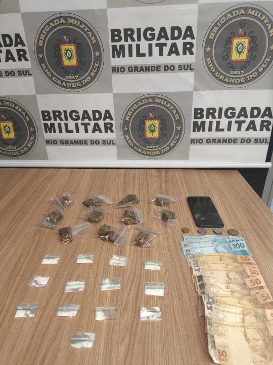 Brigada Militar prende homem por tráfico de drogas em Bento Gonçalves 1 Studio Notícias | Studio TV Brigada Militar prende homem por tráfico de drogas em Bento Gonçalves