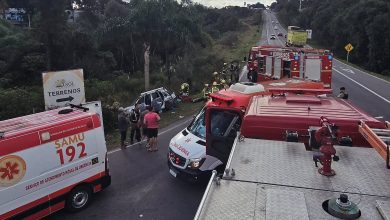 Studio Notícias | Studio TV Colisão entre caminhão e automóvel deixa passageira presa nas ferragens em Caxias do Sul
