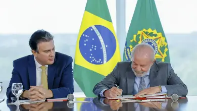 Studio Notícias | Studio TV Decreto define medicina, direito e odonto como cursos presenciais