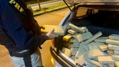 Studio Notícias | Studio TV PRF intercepta carregamento com mais de 100 quilos de maconha e prende dois traficantes em Santa Maria