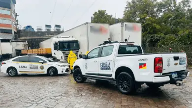 Studio Notícias | Studio TV Caminhoneiro morre prensado por carreta em pátio de empresa em Caxias do Sul
