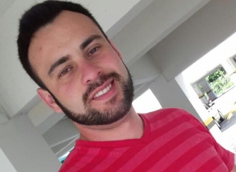Motociclista morre em colisão frontal na ERS-406 em Nonoai; motorista foge sem prestar socorro 1 Studio Notícias | Studio TV Motociclista morre em colisão frontal na ERS-406 em Nonoai; motorista foge sem prestar socorro