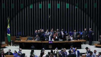 Studio Notícias | Studio TV Câmara aprova urgência para PL que proíbe desconto automático no INSS