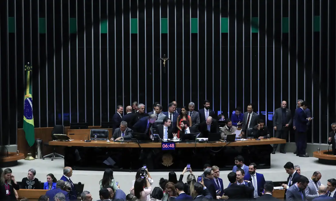 Câmara aprova urgência para PL que proíbe desconto automático no INSS 1 Studio Notícias | Studio TV Câmara aprova urgência para PL que proíbe desconto automático no INSS