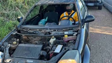 Studio Notícias | Studio TV Motorista surpreende PRF ao dirigir carro sem para-brisa usando capacete