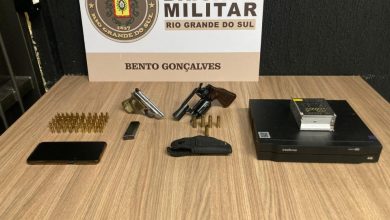 Studio Notícias | Studio TV Brigada Militar apreende arsenal com homem de 42 anos em Bento Gonçalves durante operação