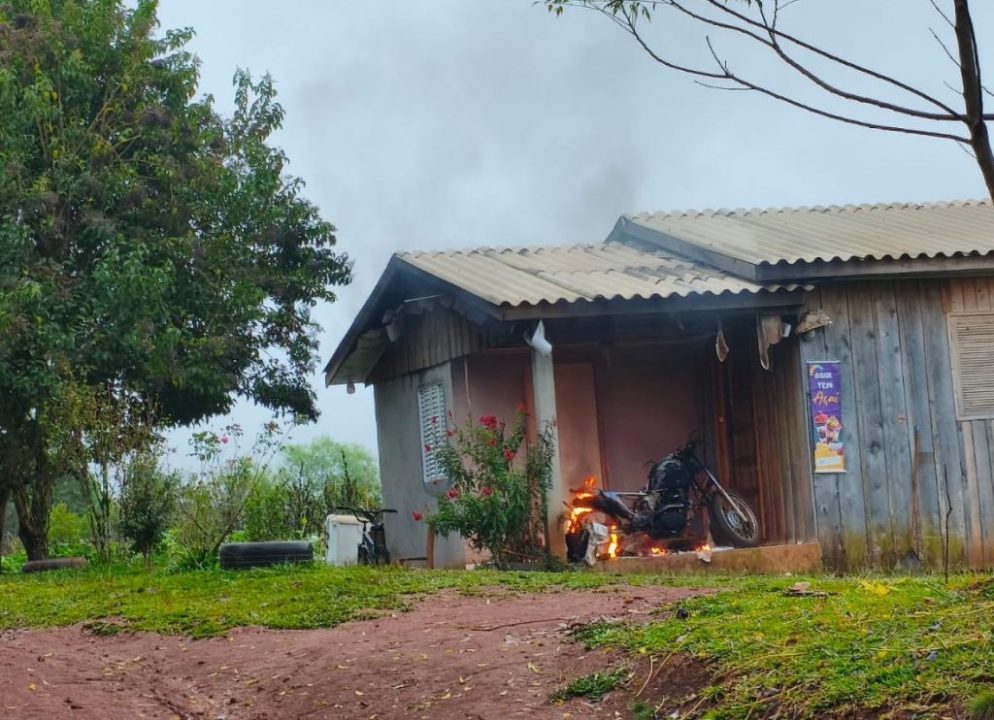 Filho do vice-prefeito de Nonoai é morto em violento conflito indígena na Terra Indígena da cidade 1 Studio Notícias | Studio TV Filho do vice-prefeito de Nonoai é morto em violento conflito indígena na Terra Indígena da cidade
