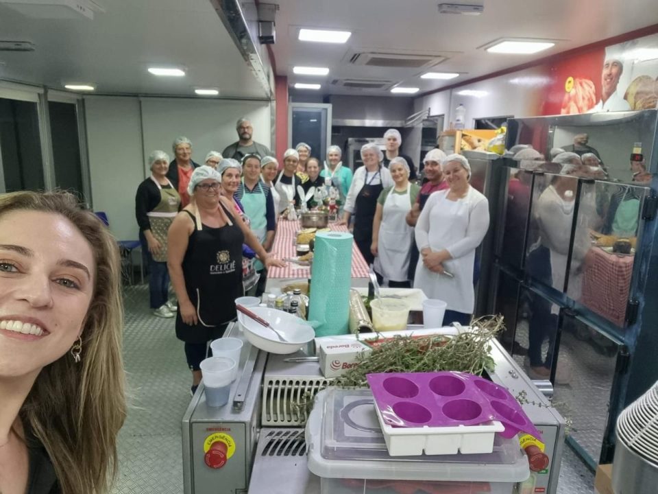 Cursos de qualificação profissional são concluídos com êxito e abrem novas oportunidades em Fagundes Varela 1 Studio Notícias | Studio TV Cursos de qualificação profissional são concluídos com êxito e abrem novas oportunidades em Fagundes Varela