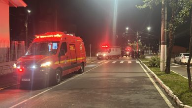 Studio Notícias | Studio TV Jovem fica ferido em colisão entre carro e moto na Avenida São Roque, em Bento Gonçalves