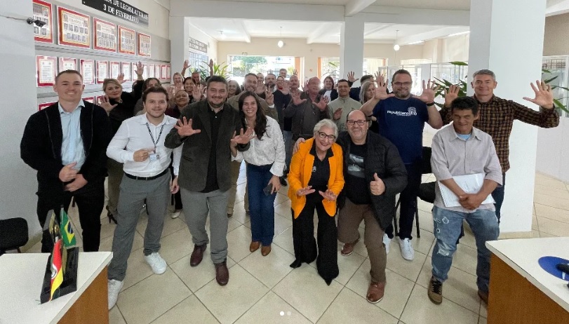 Republicanos Veranópolis empossa nova executiva em cerimônia na Câmara de Vereadores 2 Studio Notícias | Studio TV Republicanos Veranópolis empossa nova executiva em cerimônia na Câmara de Vereadores