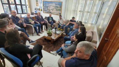 Studio Notícias | Studio TV Reunião com moradores da comunidade da Saúde aborda pavimentação da estrada geral, no interior de Veranópolis