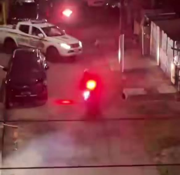 Tiros assustam torcedores e deixam cinco feridos nos arredores da Arena do Grêmio 1 Studio Notícias | Studio TV Tiros assustam torcedores e deixam cinco feridos nos arredores da Arena do Grêmio