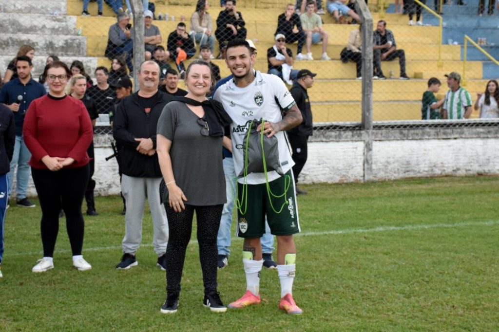 União Castilhense é o grande campeão do Municipal de Futebol 2025 de Veranópolis 13 Studio Notícias | Studio TV União Castilhense é o grande campeão do Municipal de Futebol 2025 de Veranópolis