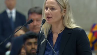 Studio Notícias | Studio TV Vaticano: Gaúcha leu Oração Universal em missa de abertura para a escolha de um novo Papa