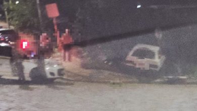 Studio Notícias | Studio TV Condutor perde controle e colide com muro no bairro Medianeira em Veranópolis
