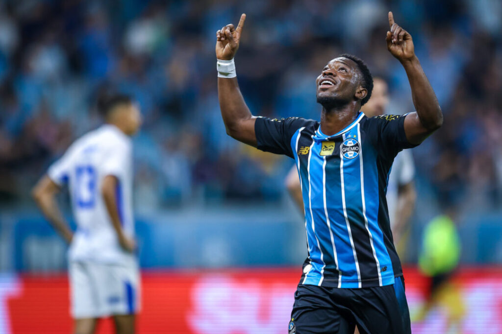Grêmio estreia na Copa do Brasil com vitória de 2 a 0 sobre o Confiança ...