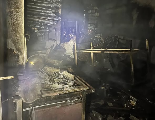 Bombeiros combatem incêndio em residência em Vacaria - Studio TV