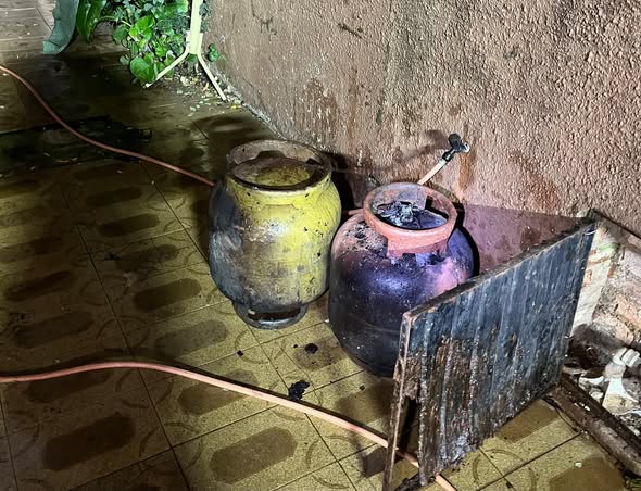Bombeiros combatem incêndio em residência em Vacaria - Studio TV