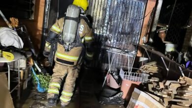 Bombeiros combatem incêndio em residência em Vacaria - Studio TV