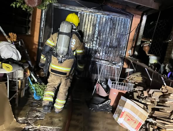 Bombeiros combatem incêndio em residência em Vacaria - Studio TV
