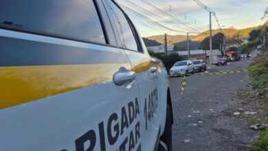 BOPE retira artefato suspeito de porão de residência em Bento Gonçalves - Studio TV