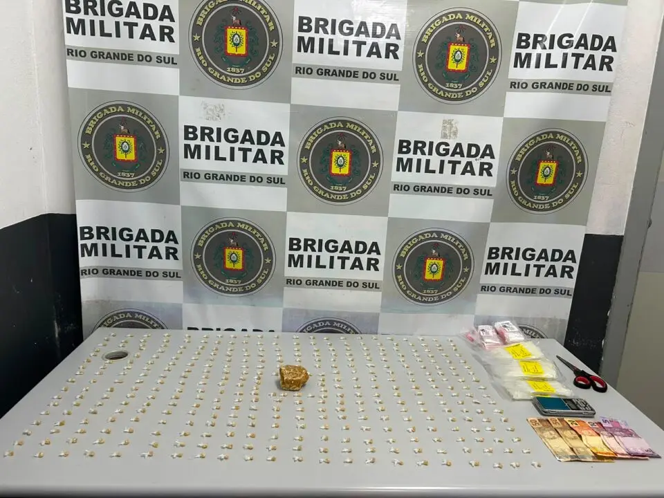 Brigada Militar prende dupla com 375 porções de crack em Caxias do Sul - Studio TV
