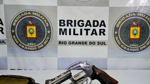 Brigada Militar prende homem com revólver no bairro Santa Fé em Caxias do Sul - Studio TV