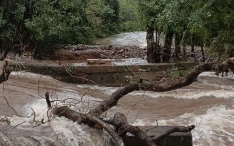Chuva extrema arranca ponte e deixa cidade do noroeste do RS em alerta - Studio TV