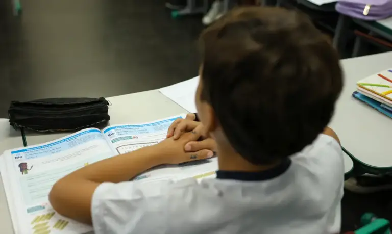 Conselho Nacional de Educação atualiza regras do ensino integral com prazo de até sábado, 31 de outubro para revisão de atos normativos - Studio TV