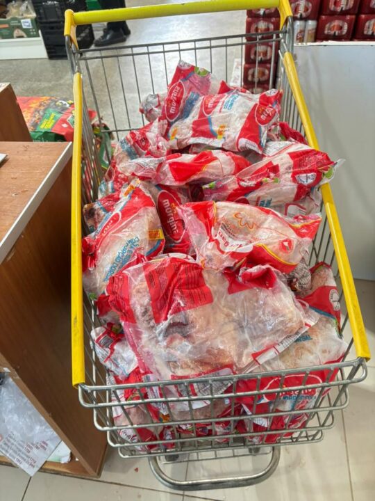 Força-tarefa apreende 1,5 tonelada de produtos impróprios em supermercados de Jaquirana - Studio TV