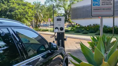 Governo mantém alta de tarifas para carros elétricos e renova cota de importação com imposto zero - Studio TV
