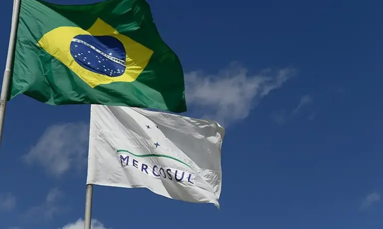 Lula participa da 68ª Cúpula do Mercosul em Assunção, com foco em identidade nacional e cooperação regional - Studio TV
