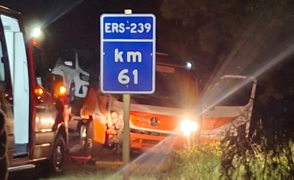 Motociclista morre após colisão frontal com caminhão na RS-239 em Taquara - Studio TV