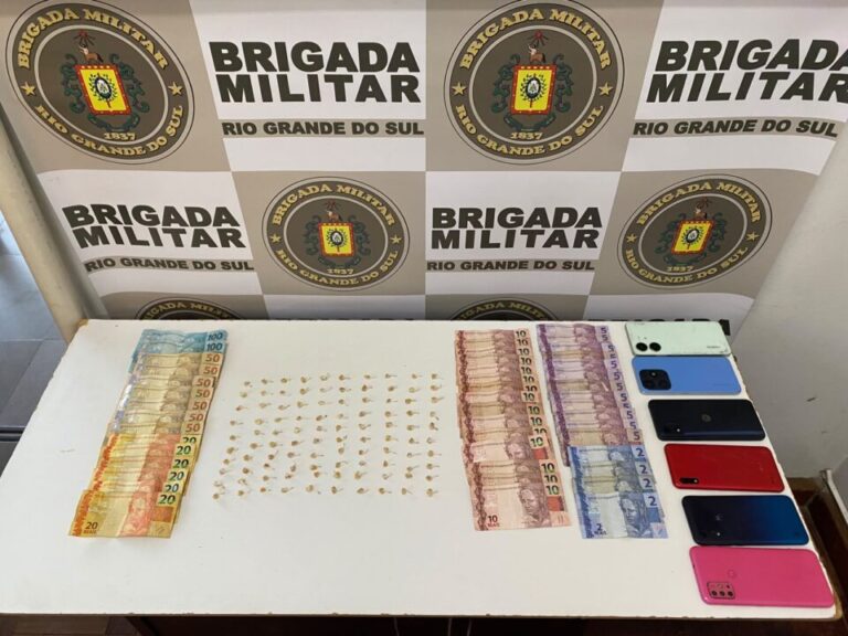 Mulher é presa com 100 pedras de crack durante operação em Farroupilha - Studio TV