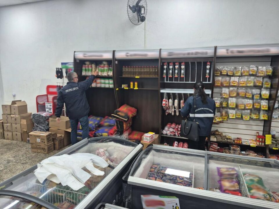 Norte do RS: força-tarefa apreende 1,1 tonelada de produtos impróprios em mercados - Studio TV
