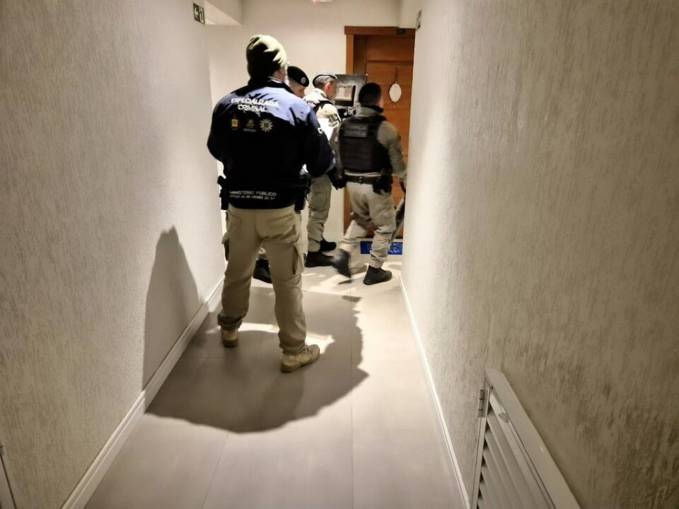 Operação Reciclagem investiga fraudes em licitações de resíduos sólidos em 15 prefeituras do RS - Studio TV