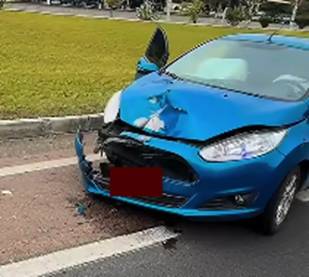 Pneu se desprende de caminhão e atinge carro na ERS-122, em São Sebastião do Caí - Studio TV