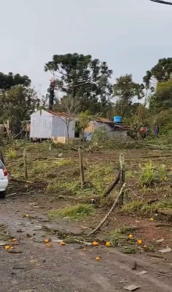 Possível tornado causa destruição na comunidade de Imbú, no Paraná; veja fotos - Studio TV