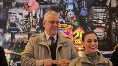 Prefeito de Veranópolis recebe medalha comemorativa pelos 20 anos do 43º BPM - Studio TV