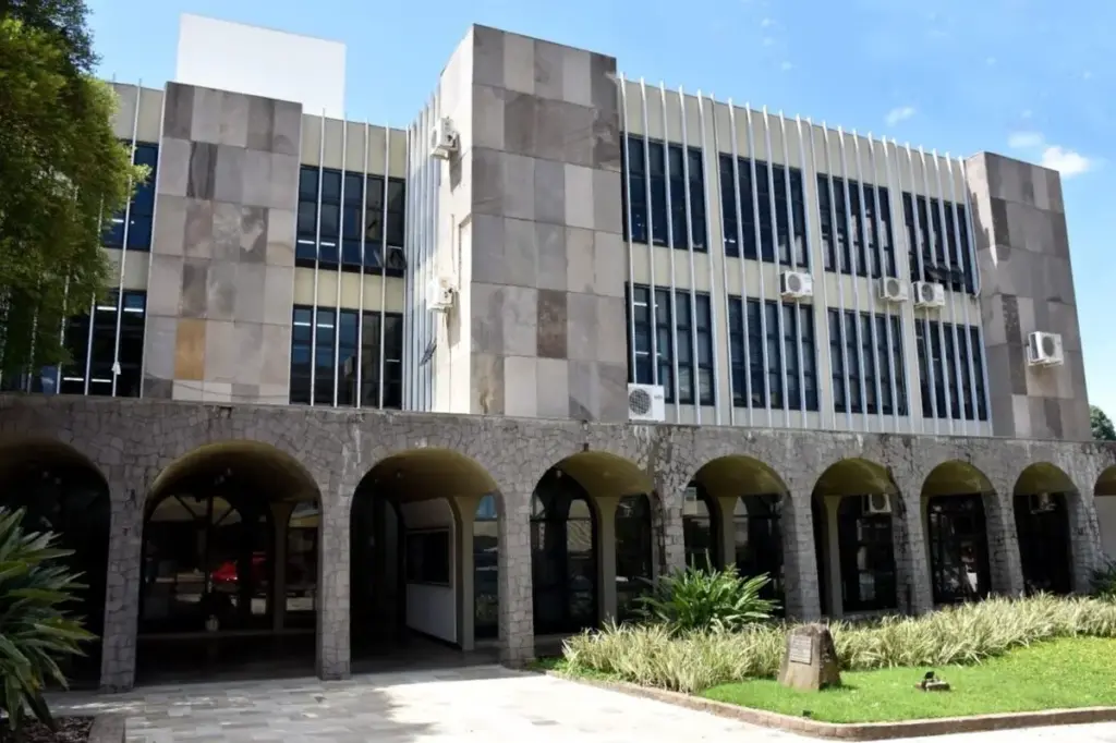 Prefeitura de Veranópolis abre processo seletivo para médico pediatra com salário de R$ 6,7 mil - Studio TV