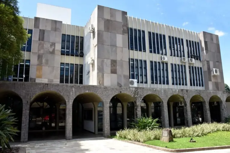 Prefeitura de Veranópolis abre processo seletivo para médico pediatra com salário de R$ 6,7 mil - Studio TV