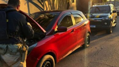 PRF prende homem com carro roubado e placas clonadas em Esteio - Studio TV
