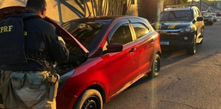 PRF prende homem com carro roubado e placas clonadas em Esteio - Studio TV