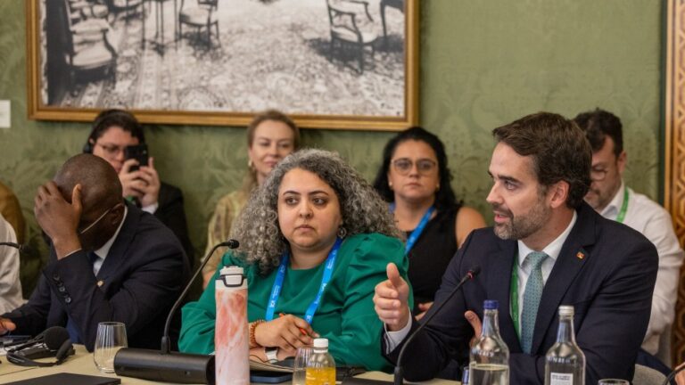 RS apresenta estratégias de transição energética e resiliência climática em cúpula internacional em Londres - Studio TV