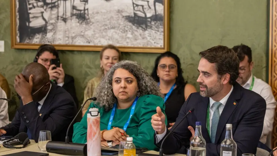RS apresenta estratégias de transição energética e resiliência climática em cúpula internacional em Londres - Studio TV
