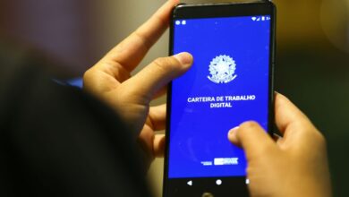 Mercado de trabalho formal atinge 62,2 milhões de vínculos em fevereiro de 2026, impulsionado pelo setor público - Studio TV